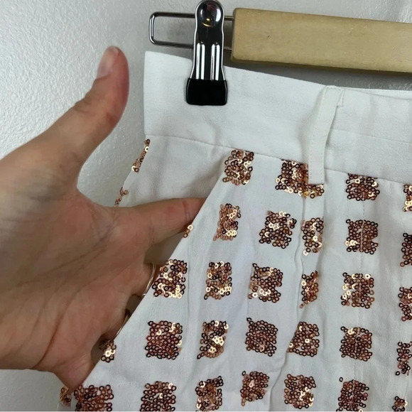 Finders Keepers Moment In Time Shorts Size XS Rose Gold Sequins High Rise White - Picture 6 of 9